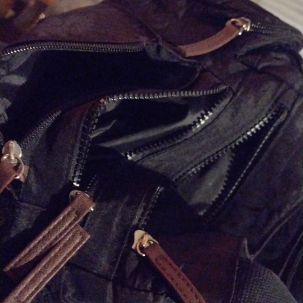 Stylish Black and Yellow Men's Bags(2) - Picture 5 of 5